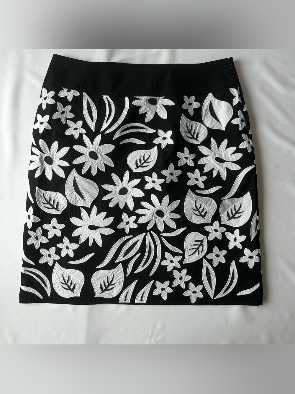 100% Cotton Liz Claiborne Black Pencil Skirt with White Floral Applique
